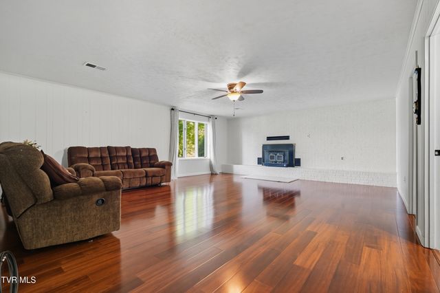 6140 Hodges Street, Wise, VA 24293