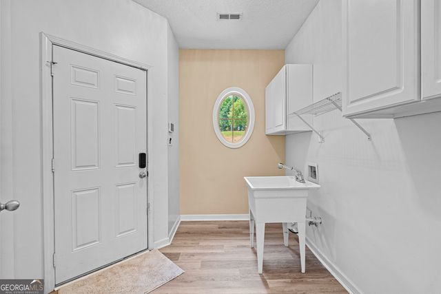 394 Brandish Drive, Newnan, GA 30263