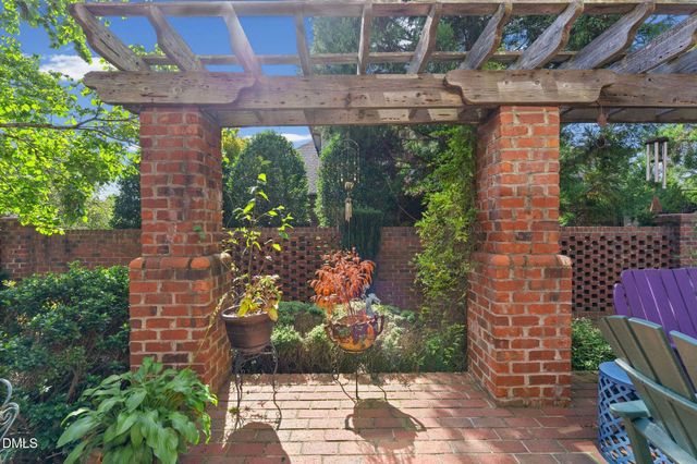 106 Sycamore Commons Lane, Bermuda Run, NC 27006