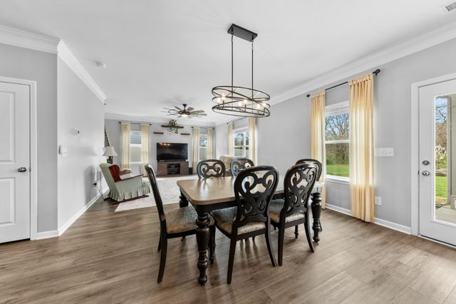 227 Stonewall Dr, Columbia, TN 38401