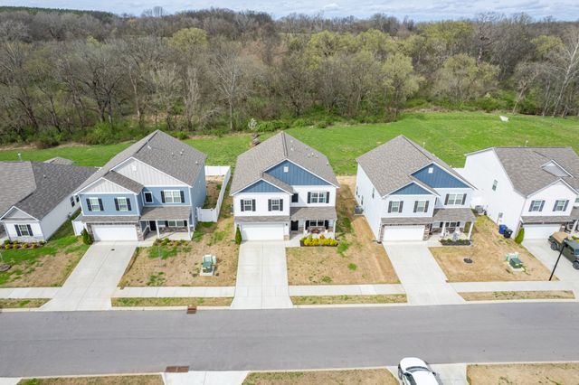 227 Stonewall Dr, Columbia, TN 38401