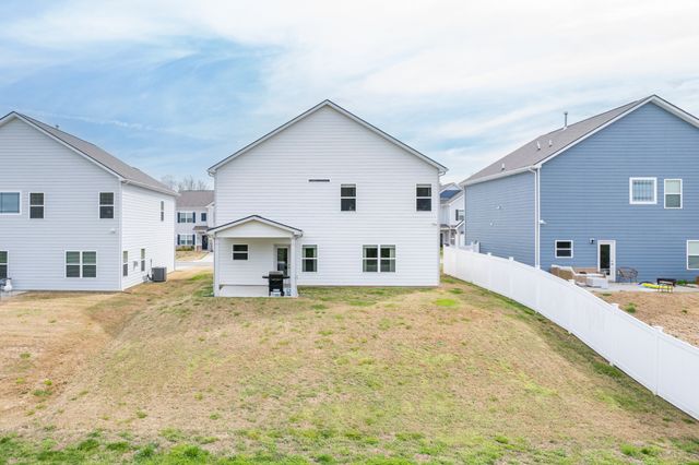 227 Stonewall Dr, Columbia, TN 38401