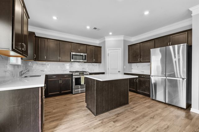 227 Stonewall Dr, Columbia, TN 38401