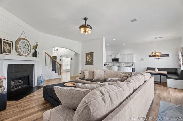3202 Stonewall Drive, Bartlesville, OK 74006