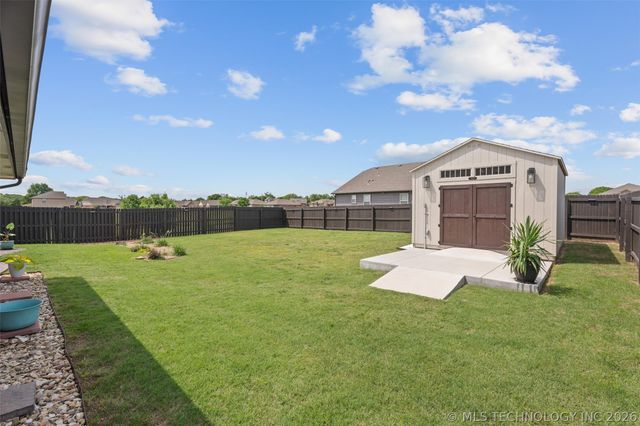 3202 Stonewall Drive, Bartlesville, OK 74006