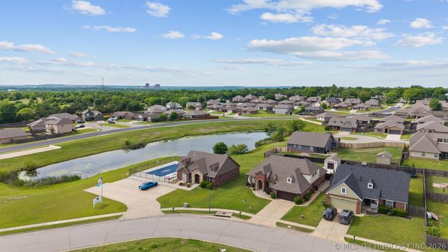 3202 Stonewall Drive, Bartlesville, OK 74006