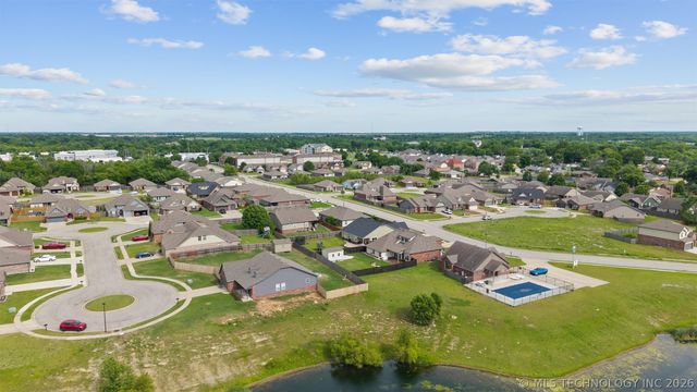 3202 Stonewall Drive, Bartlesville, OK 74006