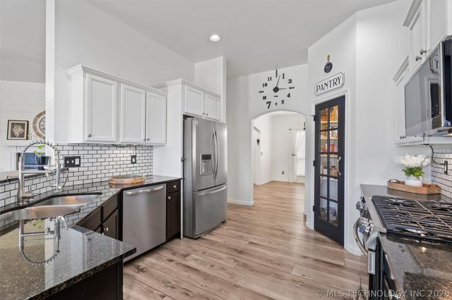 3202 Stonewall Drive, Bartlesville, OK 74006