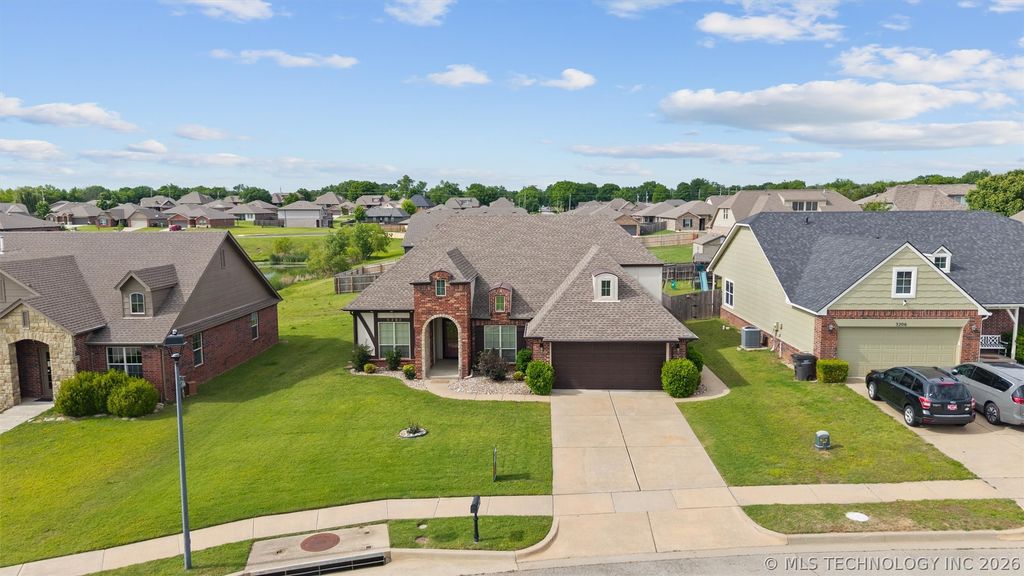 3202 Stonewall Drive, Bartlesville, OK 74006