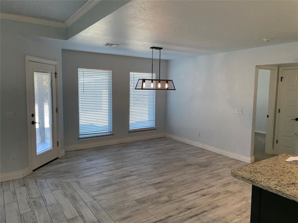 Image 5 of property listing at 41182 Hazel Dell Road, Shawnee, OK 74804