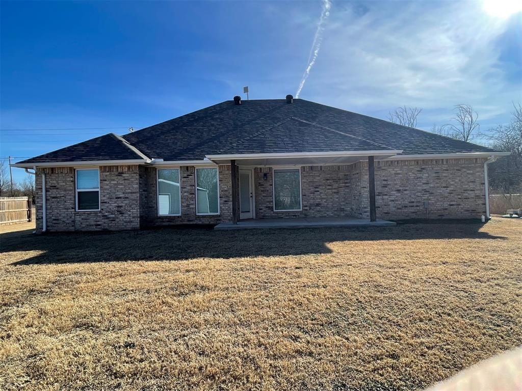 Image 42 of property listing at 41182 Hazel Dell Road, Shawnee, OK 74804