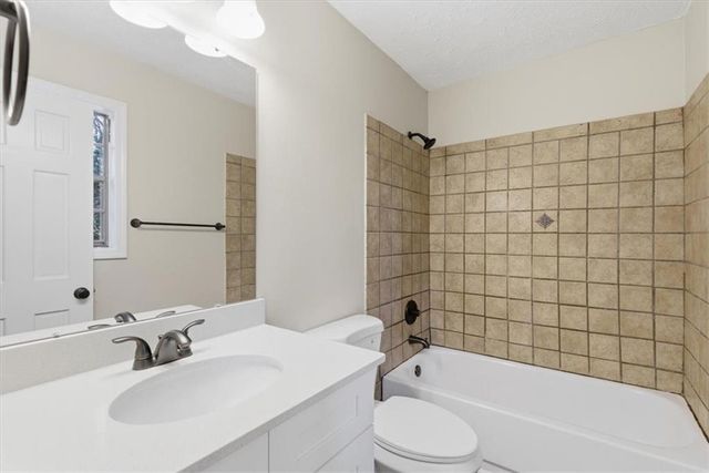 3182 Fireplace Trail, Snellville, GA 30078