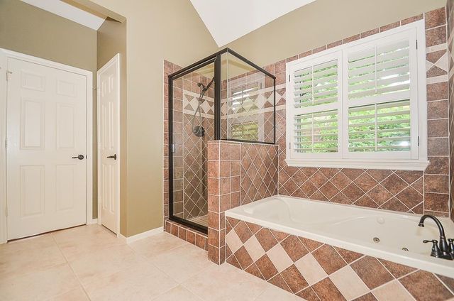 46 Grants Lake Circle, Sugar Land, TX 77479