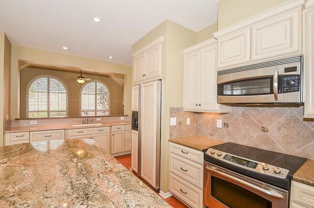 46 Grants Lake Circle, Sugar Land, TX 77479