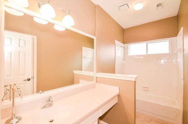 46 Grants Lake Circle, Sugar Land, TX 77479