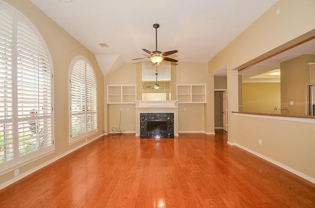 46 Grants Lake Circle, Sugar Land, TX 77479