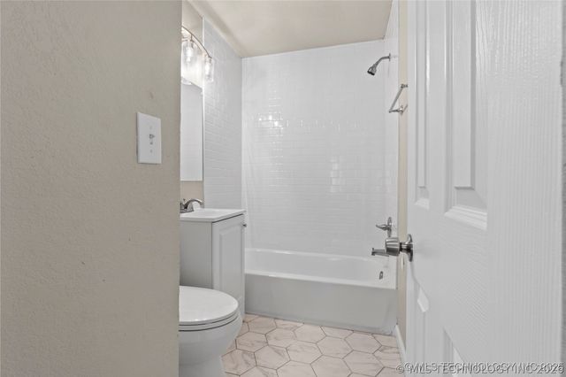 3727 W 45th Street, Tulsa, OK 74107
