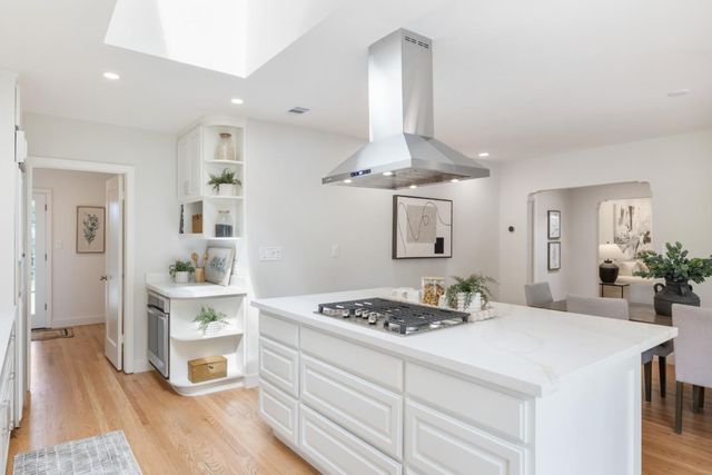 141 Jordan Avenue, Los Altos, CA 94022