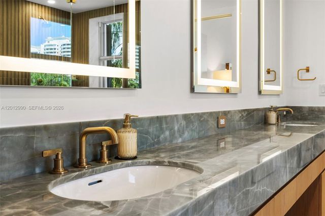 701 Crandon Blvd 401, Key Biscayne, FL 33149