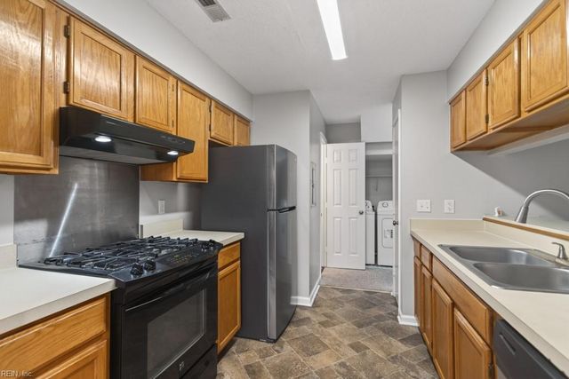 12735 Daybreak CIR, Newport News, VA 23602