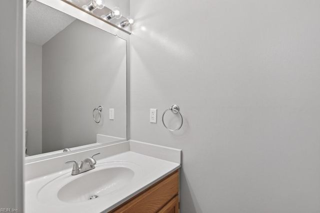 12735 Daybreak CIR, Newport News, VA 23602