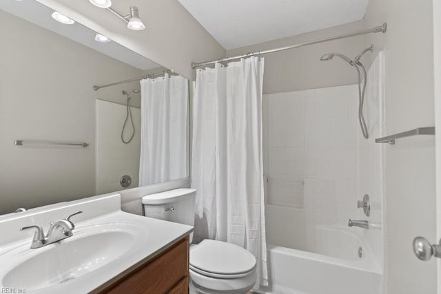 12735 Daybreak CIR, Newport News, VA 23602