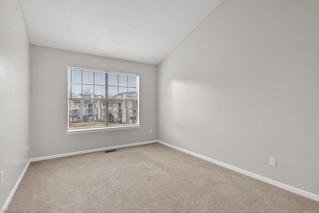 12735 Daybreak CIR, Newport News, VA 23602