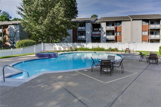 12735 Daybreak CIR, Newport News, VA 23602