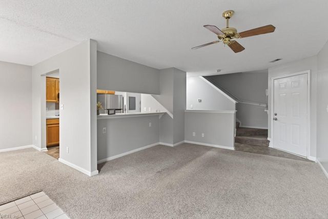 12735 Daybreak CIR, Newport News, VA 23602