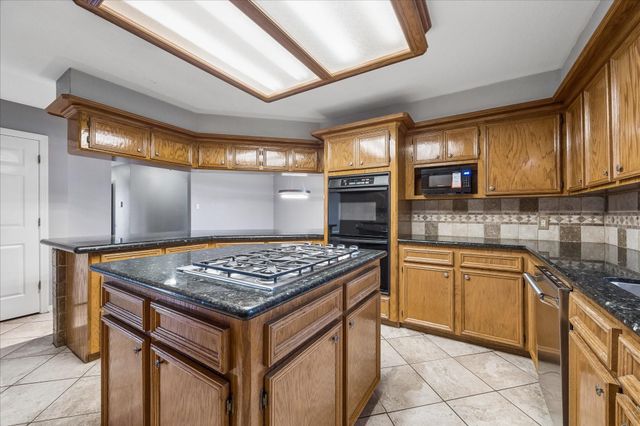 9102 N Humble Camp Road, Dickinson, TX 77539
