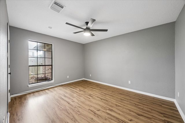 9102 N Humble Camp Road, Dickinson, TX 77539