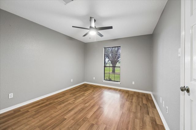 9102 N Humble Camp Road, Dickinson, TX 77539