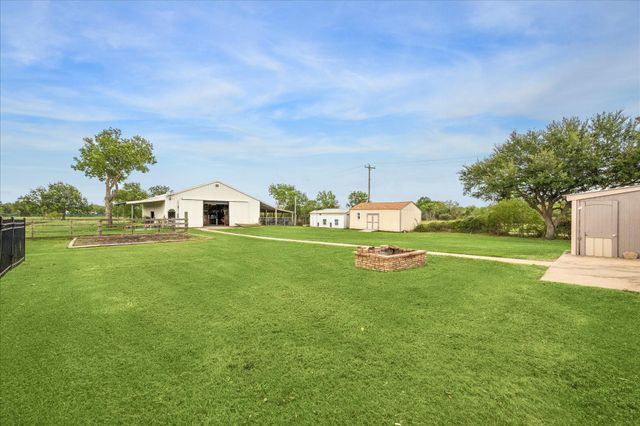 9102 N Humble Camp Road, Dickinson, TX 77539