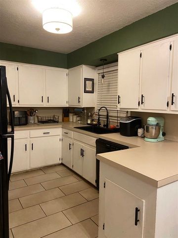 3909 NW Cheyenne Ave, Lawton, OK 73505