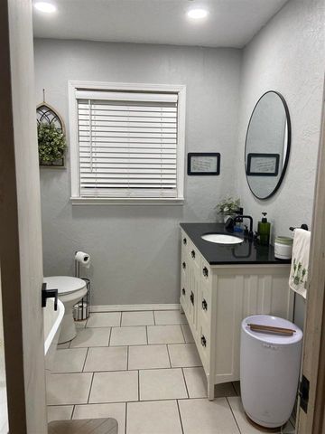 3909 NW Cheyenne Ave, Lawton, OK 73505