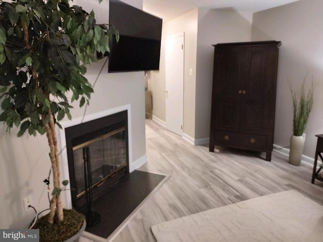 502-A CYPRESS POINT CIR, Mount Laurel, NJ 08054