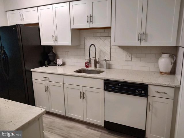 502-A CYPRESS POINT CIR, Mount Laurel, NJ 08054