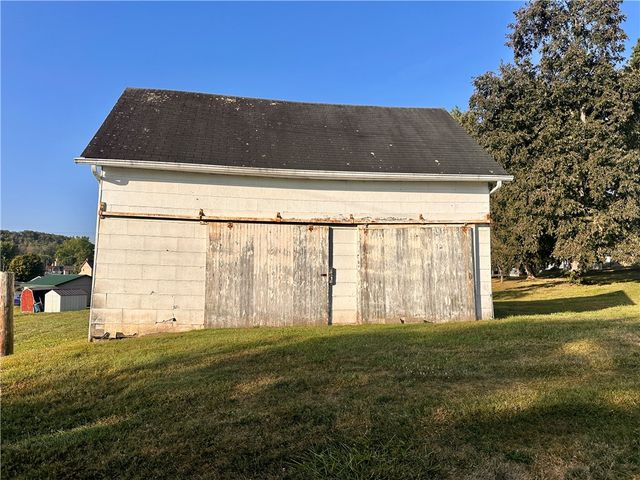 152 Concord St, Perryopolis, PA 15473