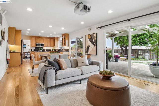 3113 Creekmore Way, San Jose, CA 95148