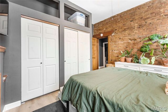 2211 Menard Street R, St Louis, MO 63104