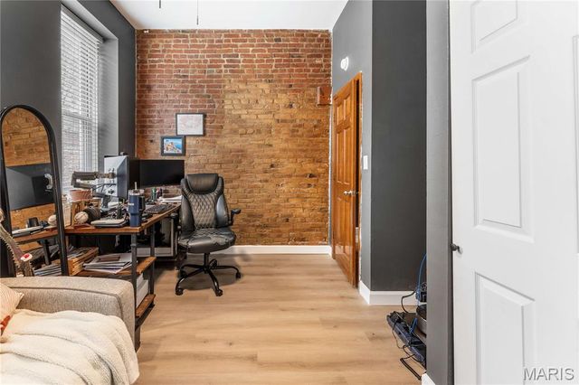 2211 Menard Street R, St Louis, MO 63104