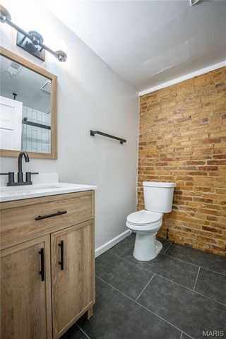 2211 Menard Street R, St Louis, MO 63104