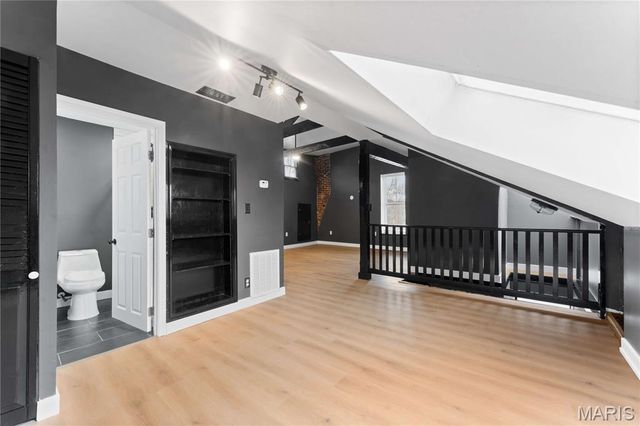 2211 Menard Street R, St Louis, MO 63104