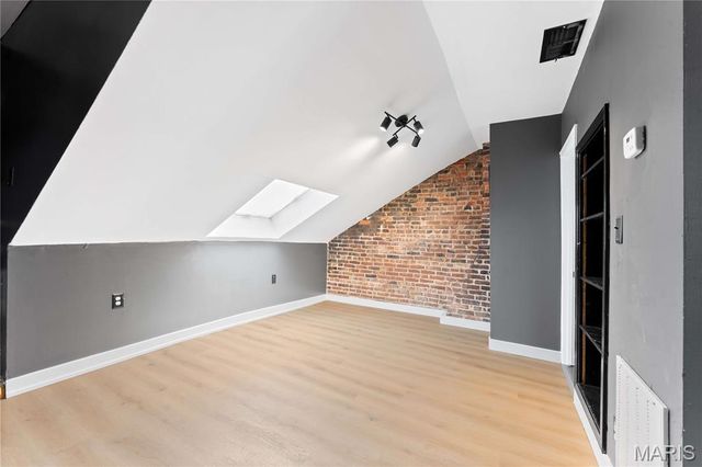 2211 Menard Street R, St Louis, MO 63104