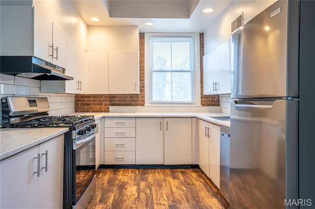 2211 Menard Street R, St Louis, MO 63104