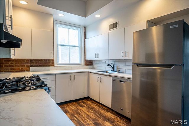 2211 Menard Street R, St Louis, MO 63104