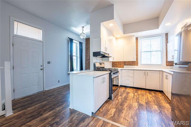 2211 Menard Street R, St Louis, MO 63104