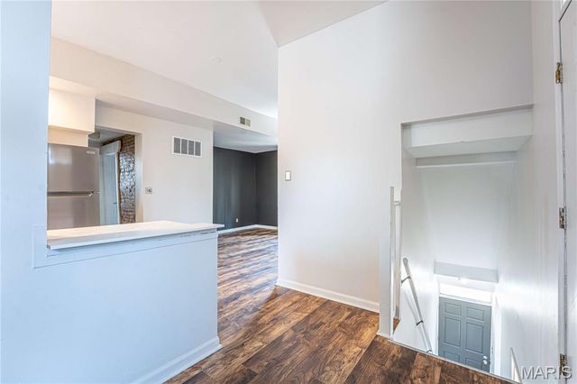 2211 Menard Street R, St Louis, MO 63104