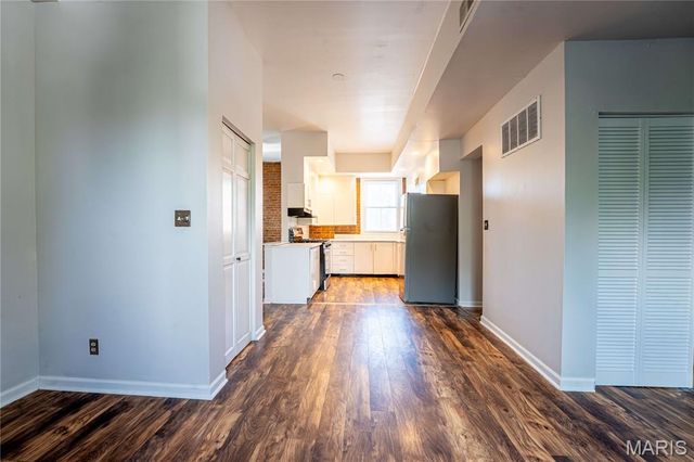 2211 Menard Street R, St Louis, MO 63104