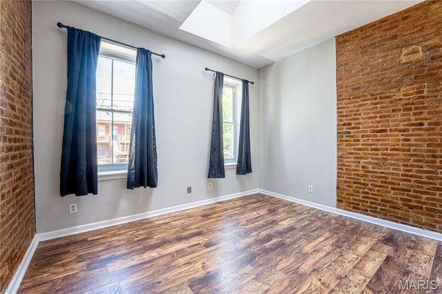 2211 Menard Street R, St Louis, MO 63104